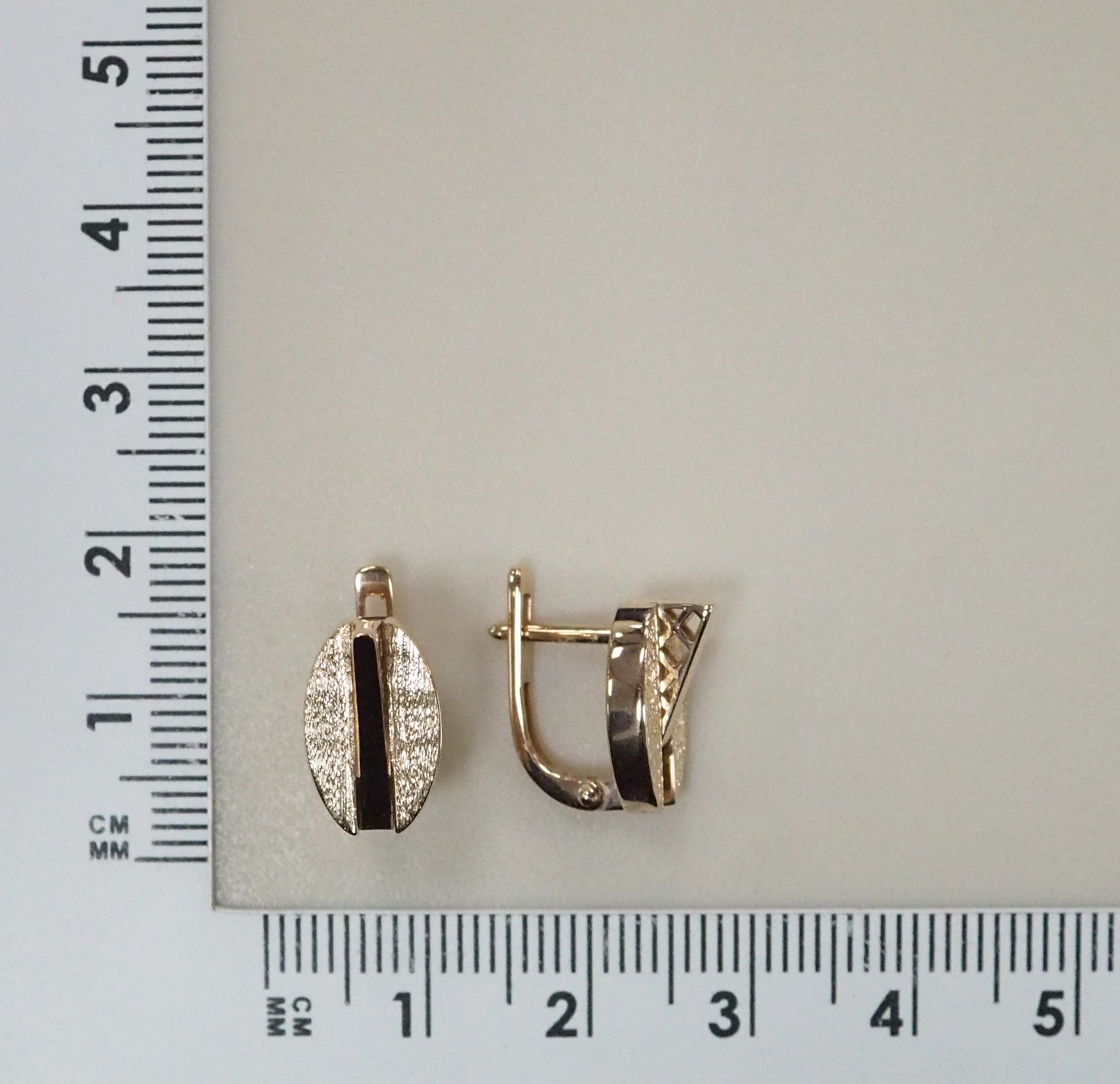 Серьги из золота